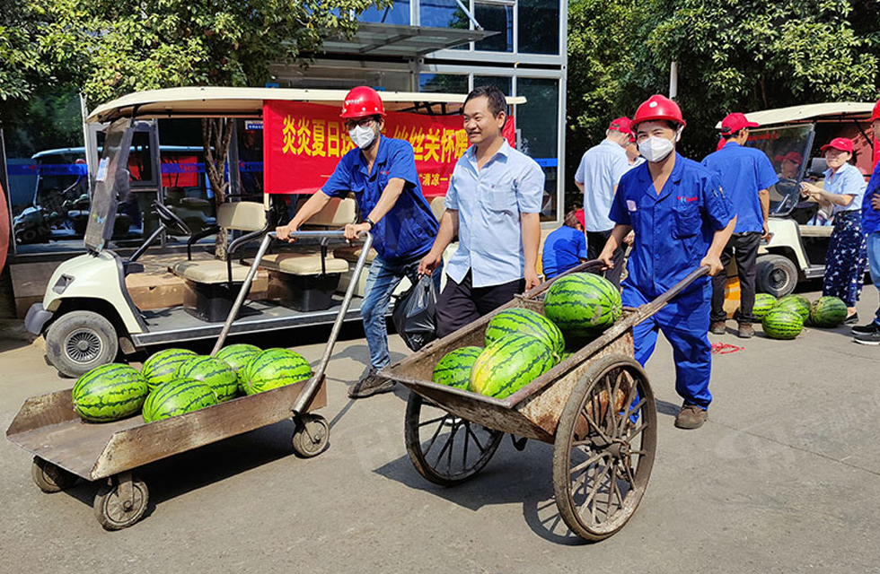 夏日送清涼，溫情暖人心！桂林鴻程工會(huì)開展“夏日送清涼”慰問活動(dòng)